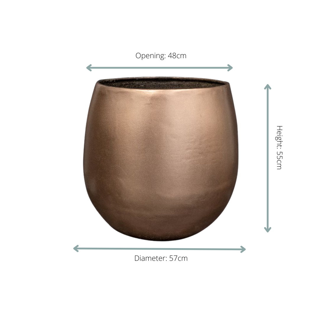 Gouden plantenpot Stijn met luxe afwerking in woonkamer interieur